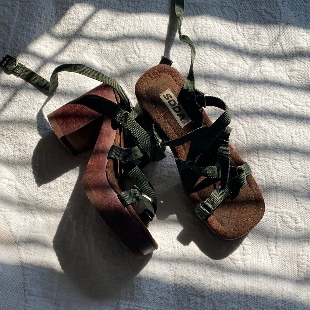 Y2K Chunky Wooden Heel with Nylon Straps